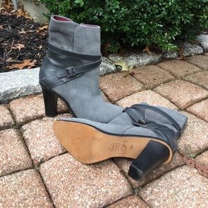Loft grey suede boots 7.5 great 👍 condition